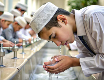 Correct Way to Perform Ablution (Wudu) in Islam